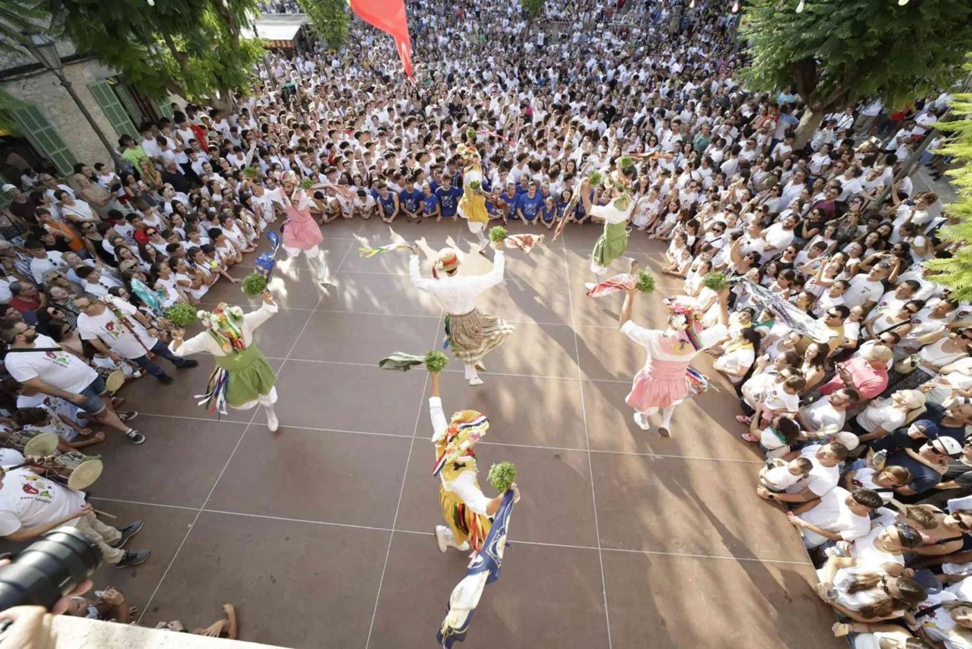 Dance of the Cossiers of Montuïri seen from above
