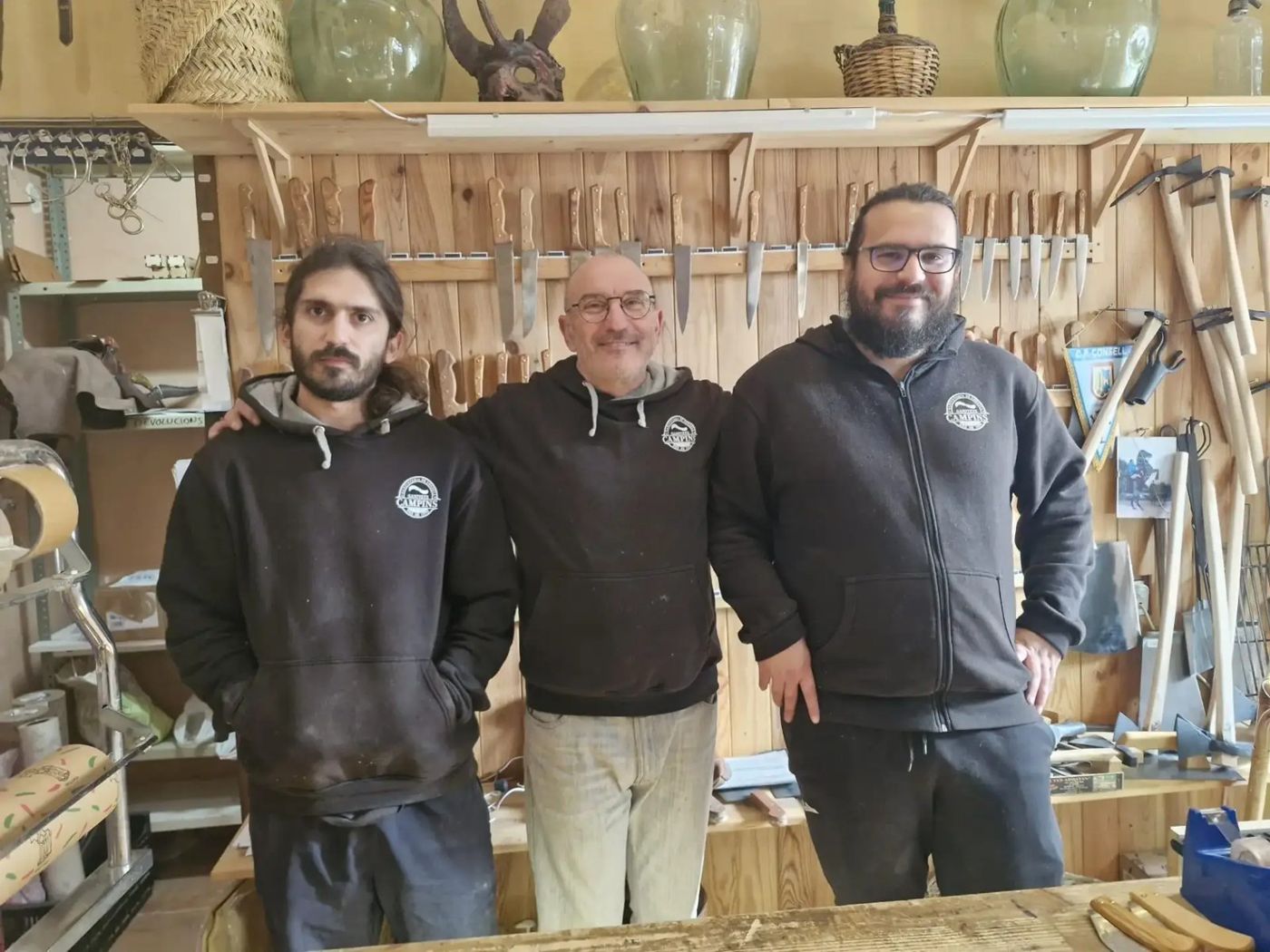 Tres generacions de Campins al taller de Consell