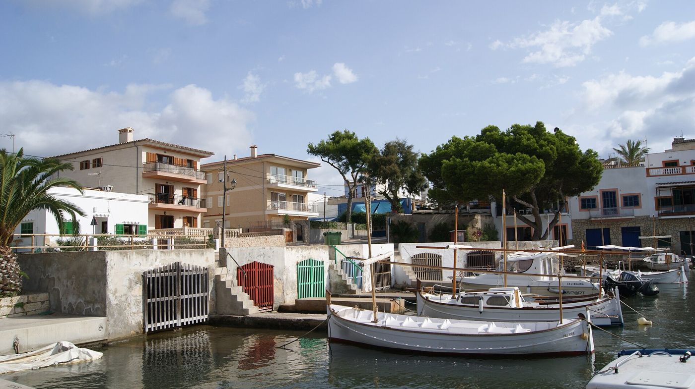 Scars — Mallorca-Portocolom-Port-02