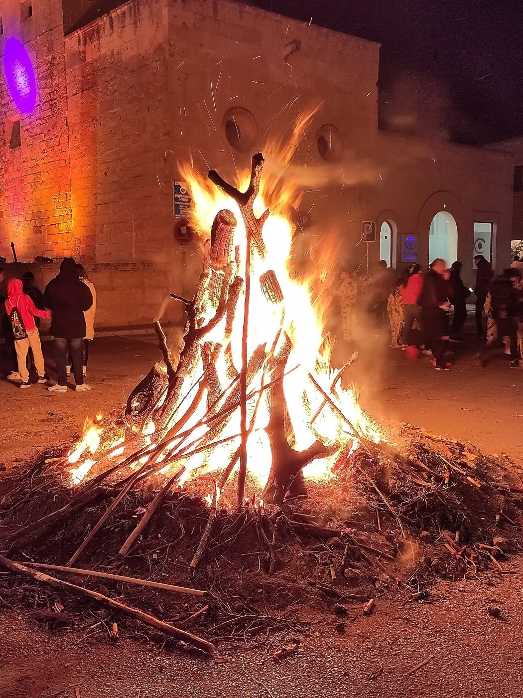 Sant Antoni a Muro — Muro . Bonfire San Antonio 2024