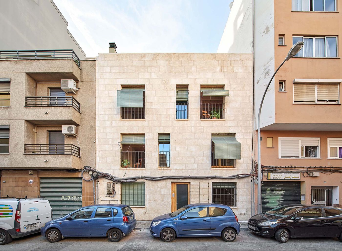 5 viviendas sociales Regal 97, Son Gotleu (Palma), fachada de marès